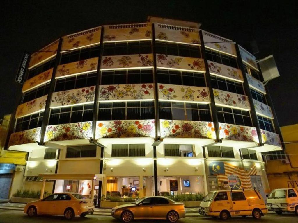 Riverine Garden Hotel Chukai Bagian luar foto